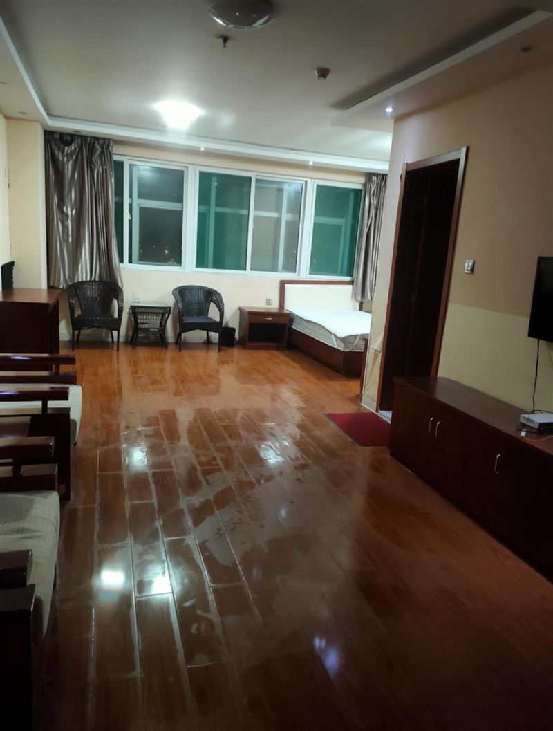 房屋出租，其城商会大厦，火车站西邻